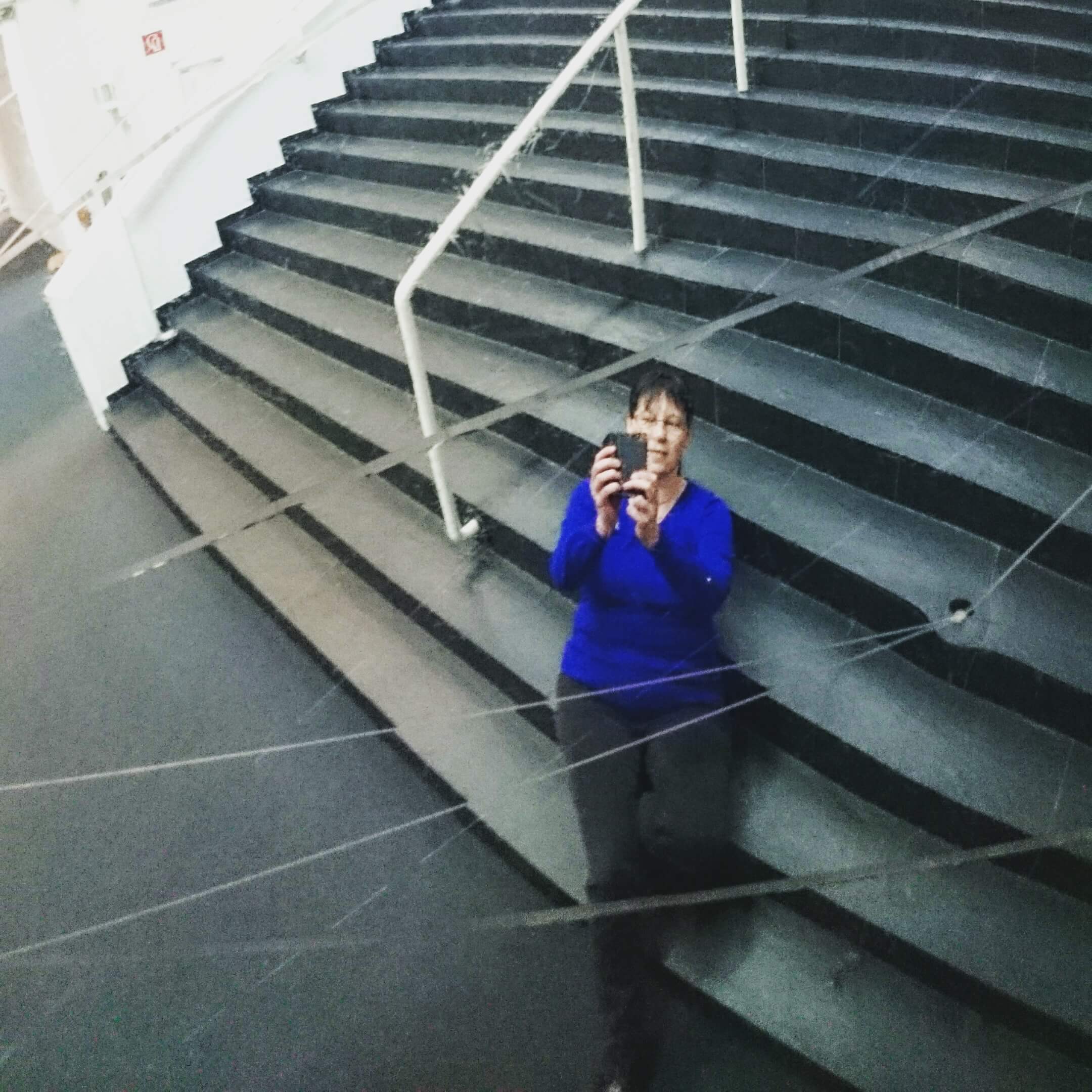 Museumsselfie. Tomás Saraceno Ausstellung im Wilhelm Hack Museum Ludwigshafen.