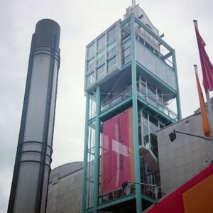 Ausschnitt aus der Fassade des Stadthaus in Mannheim, N1. Laut Turit Fröbe eine Ikone der Postmoderne. 